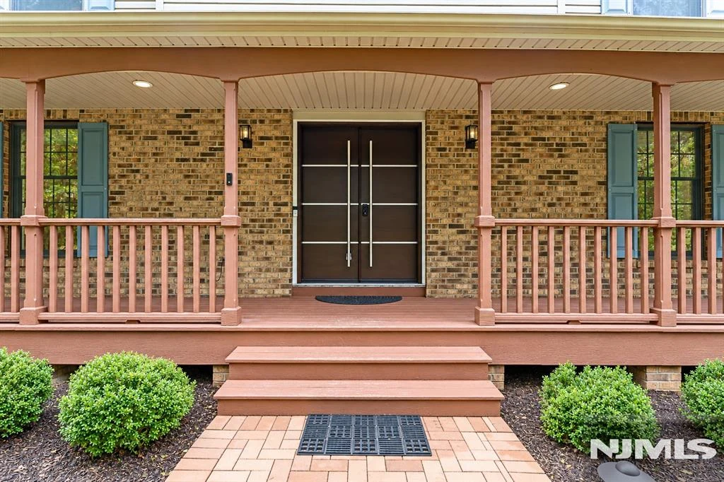 931 Vosseller Avenue · property photograph 2